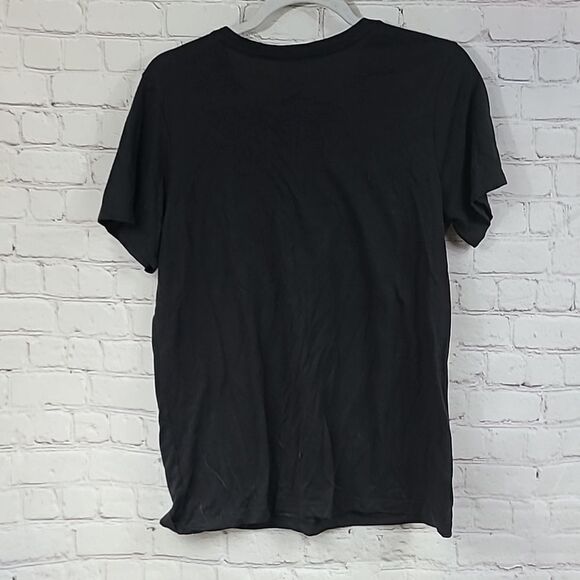 Black Tee Metallic Gold Cat Sitting on Crescent Moon Night Sky Star Kitty M 8/10 - Picture 5 of 5